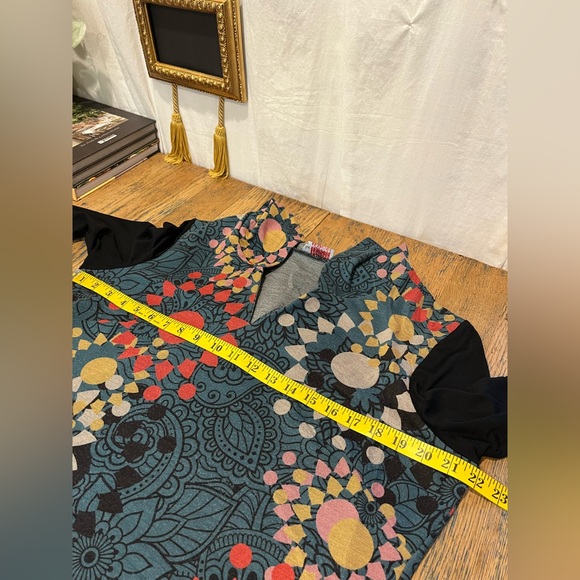 LUC FONTAINE – Colorful Pattern Hoodie Tunic (Size 12) - Picture 6 of 7